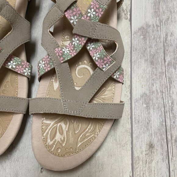 NWB J Sport by Jambu Woodland Taupe Sandals Sz 9.5 - Picture 2 of 6